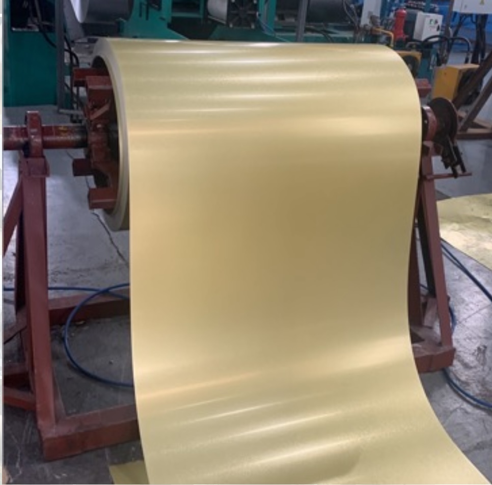 615dc597-eab5-4f7a-a5ce-21541a0963d4_గోల్డ్ కలర్-పీపీజీఐ-కోటెడ్-స్టీల్-కాయిల్-ఆన్-అన్‌కోయిలర్-మెషీన్.jpg