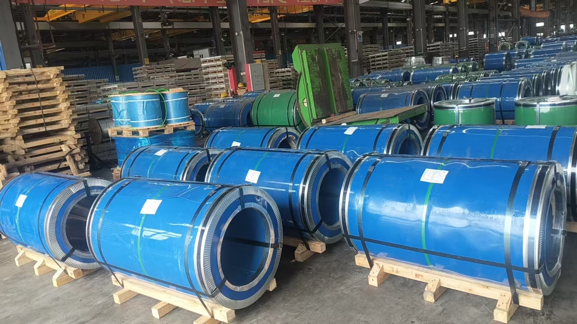 bulk‑stock‑prepainted‑galvanized‑steel‑coil‑ppgi‑color‑coated‑steel‑coil‑factory‑storage